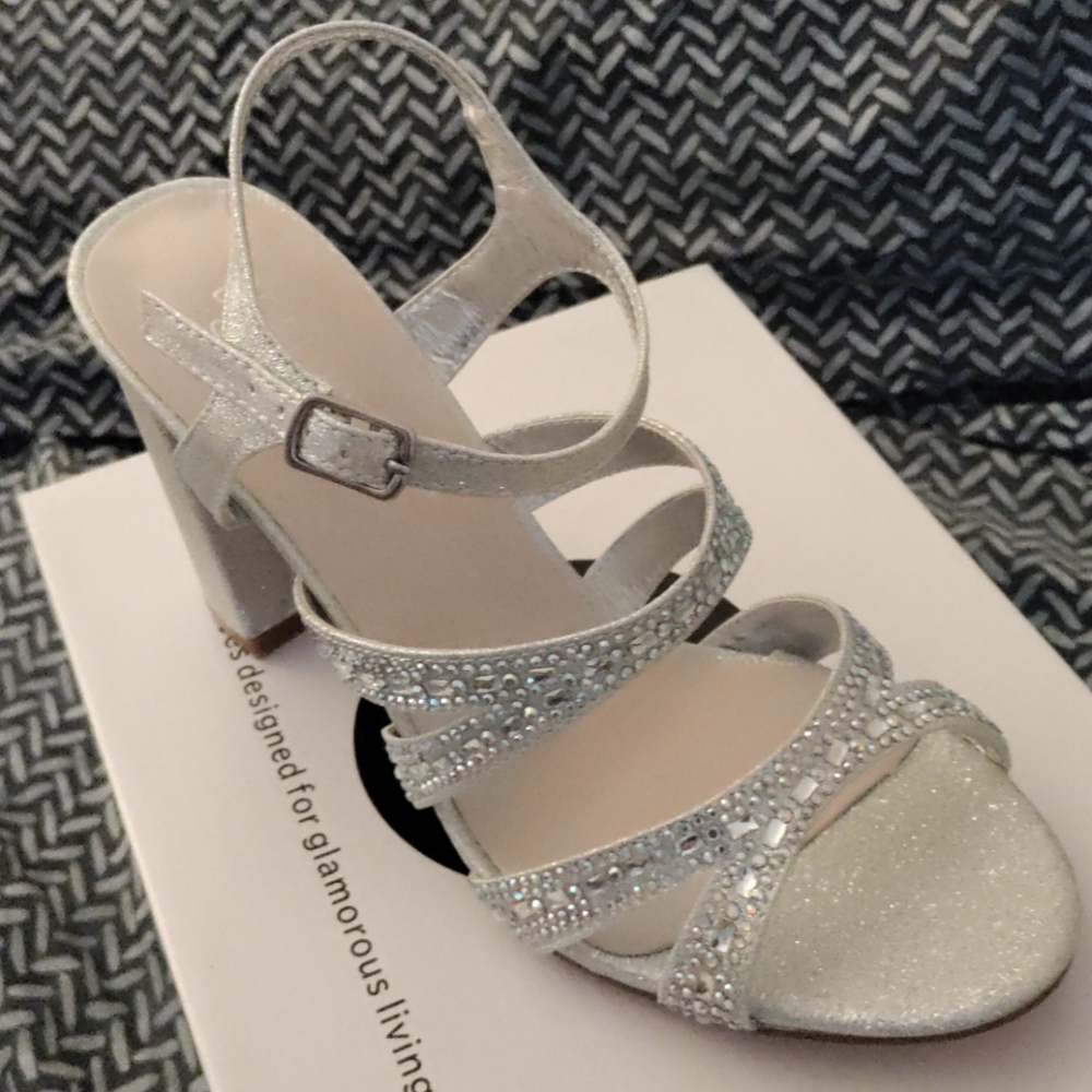 Prom Sandals 6.5 NIB